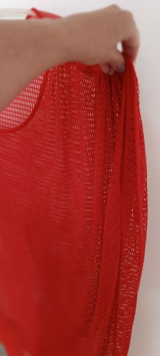 Long sleeveless red blouse. Size M/L. The left side is different from the right side.64563990707457122