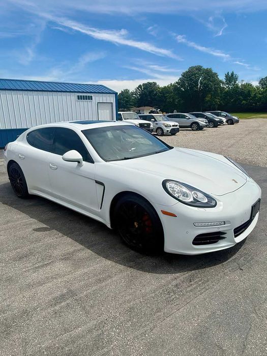 Porsche Panamera 4S      2015