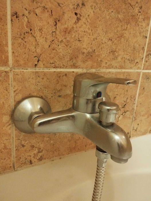 Bathroom accessory set, like new424831385328035841
