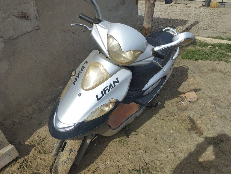 Скутер лифан 125