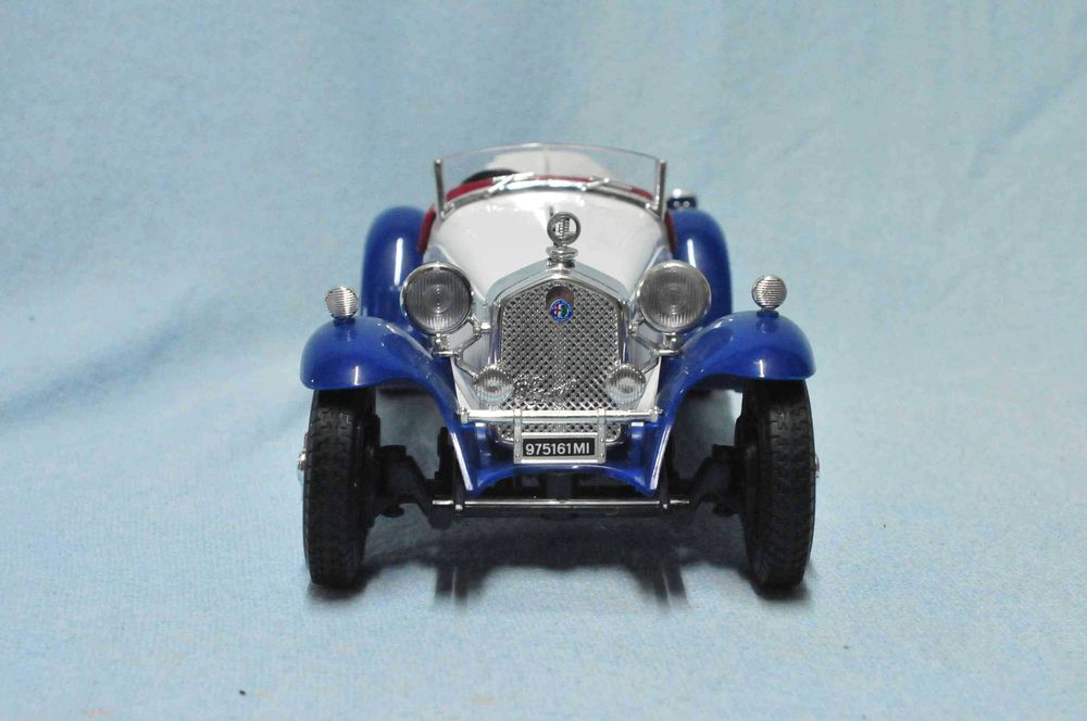 Burago - Alfa Romeo 2300 Spider