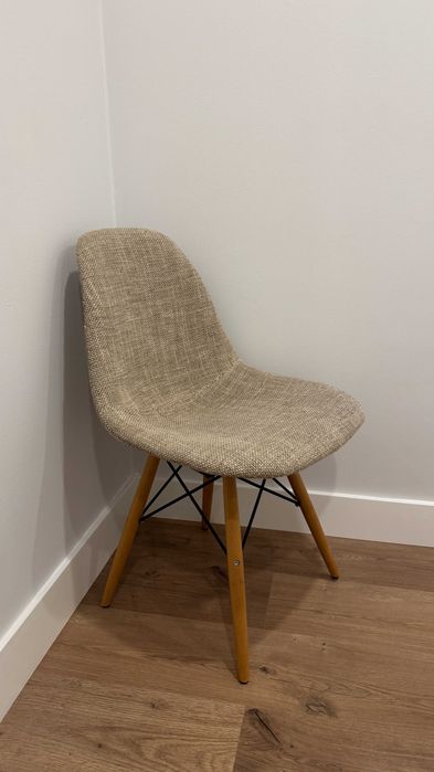 Cadeira de quarto/escritório bege