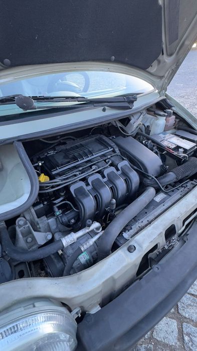 Twingo initiale automático