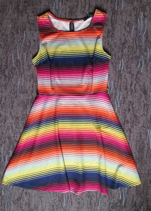 Atmosphere sukienka kolorowe paski r.. 36