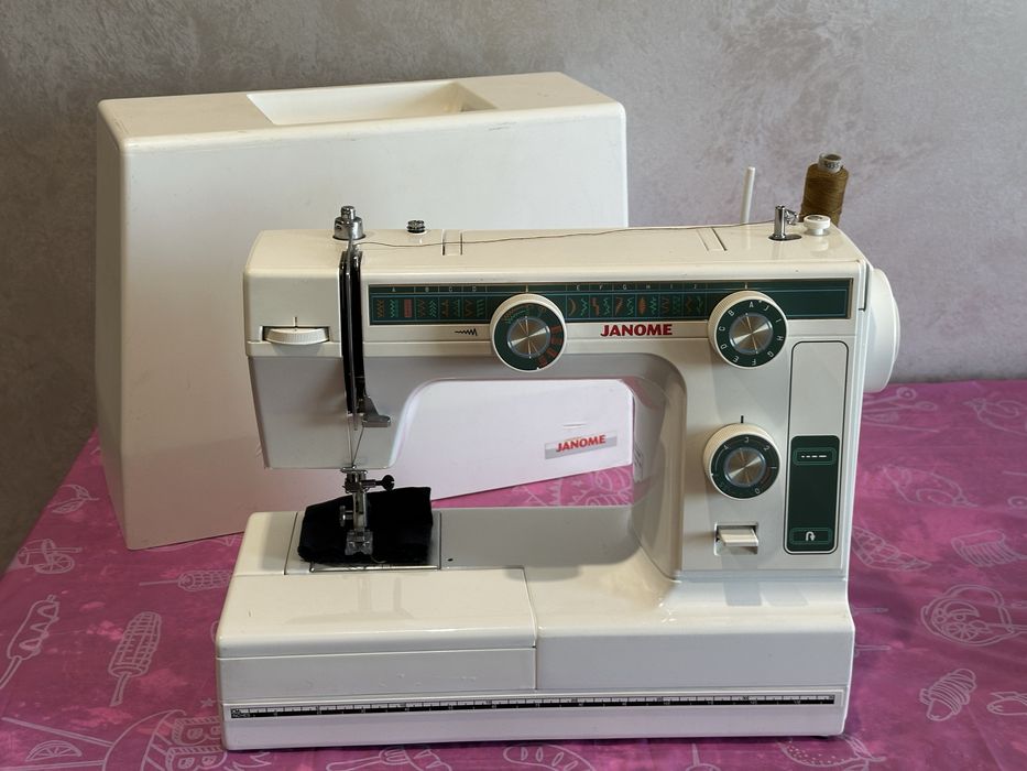 Швейна машина JANOME L394