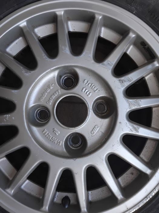 5 jantes audi com pneus bons.