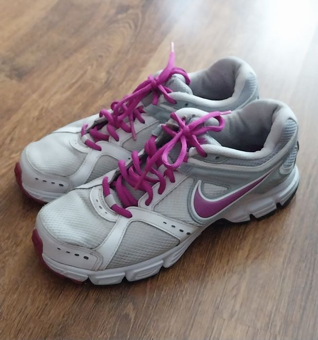 Nike lekkie buty damskie do biegania 40