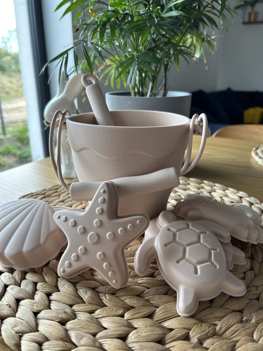 Nowy zestaw silikonowych zabawek do piaskownicy