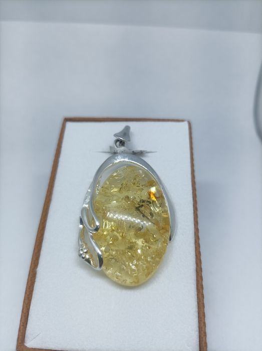Srebrny wisiorek próba 925 bursztyn