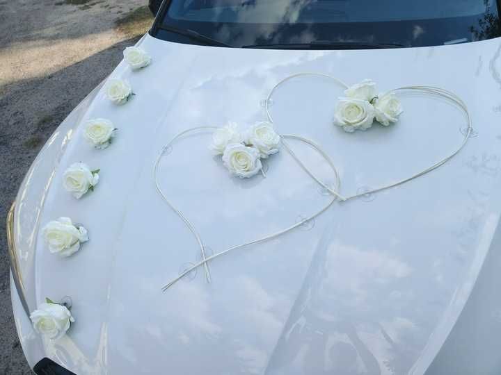 Dekoracja samochodu weselnego, róże ECRU, dekoracja na auto