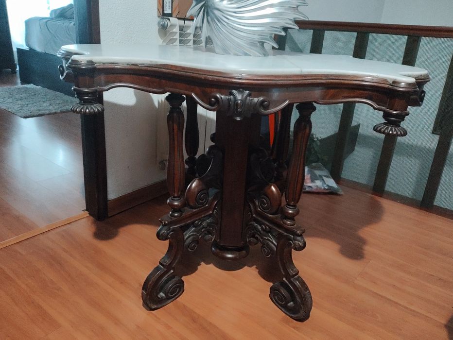 Mesa Antiga de Mogno e Mármore