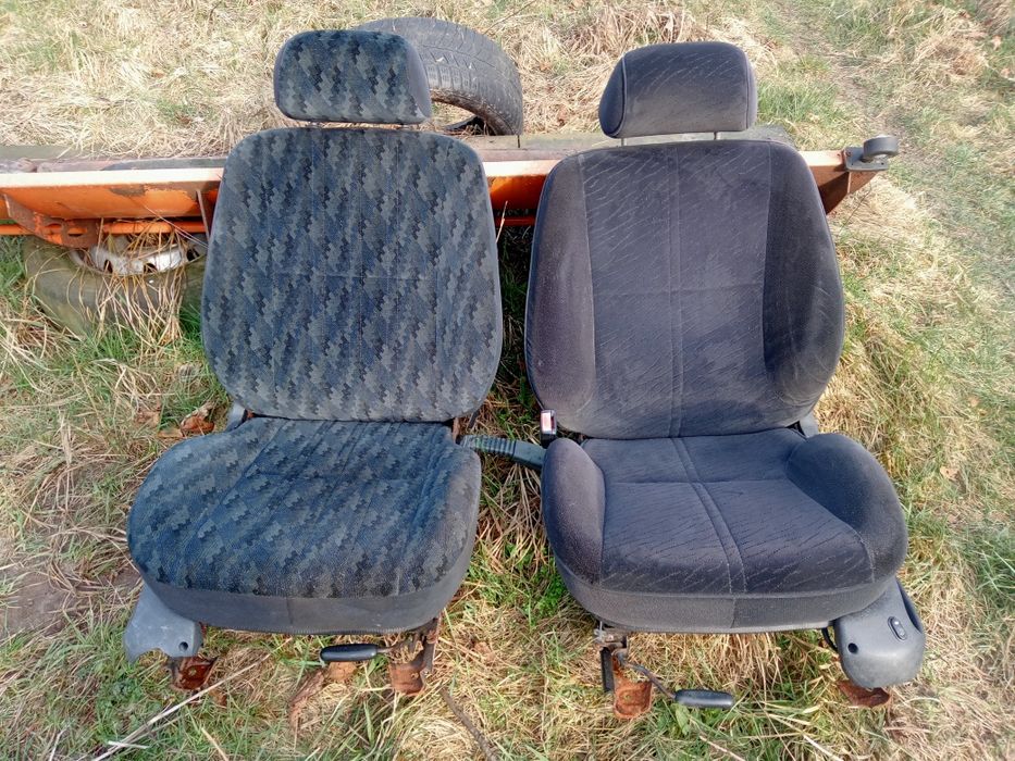 Fotele do Mitsubishi L200 2.5 1996 r.