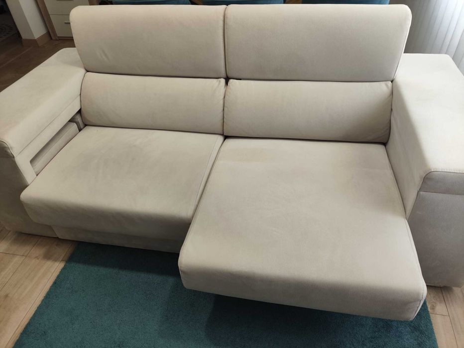 Vende-se sofá com lugares extensíveis