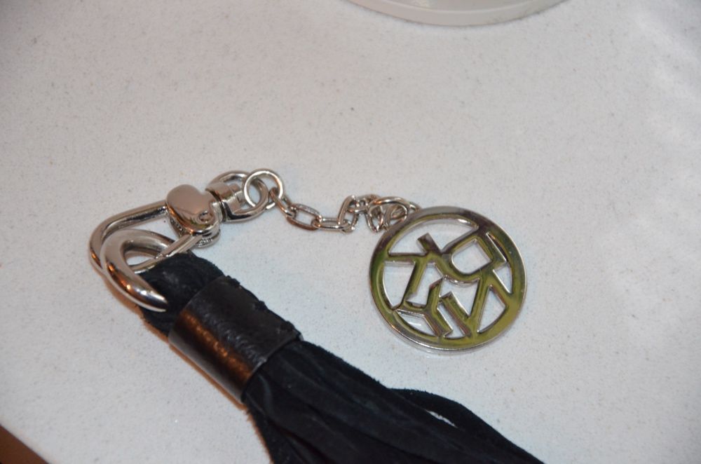 DKNY zawieszka brelok/przywieszka/ frędzle