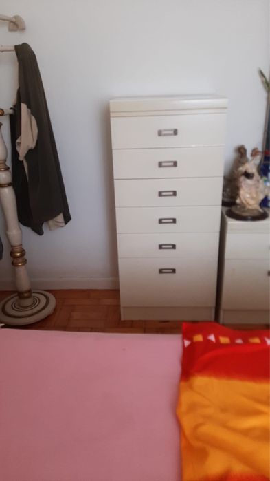 Mobilia de quarto de casal branca completa