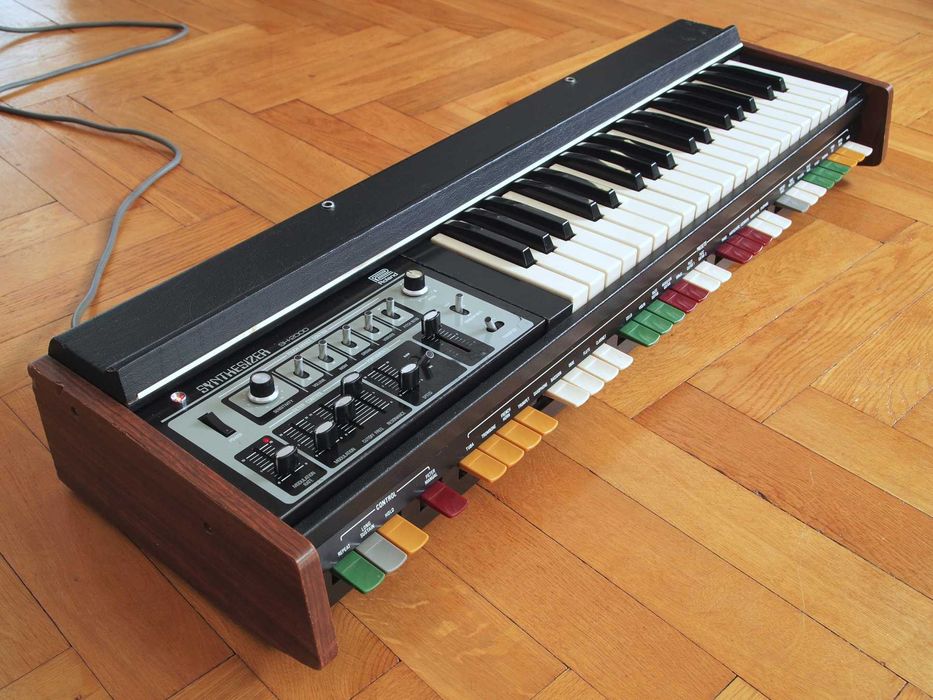 Roland SH2000 z filtrem Mooga + modyfikacje, cv gate