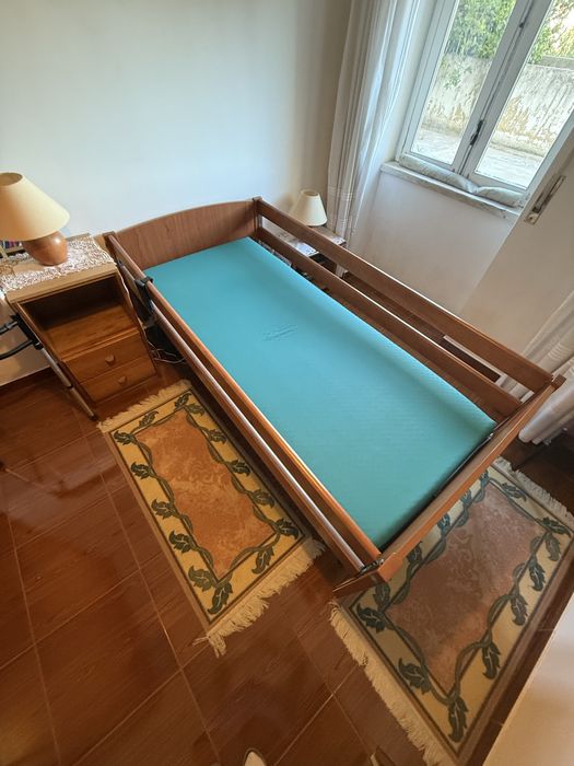Cama Articulada Semi-Elétrica Supreme Com Colchão Visco