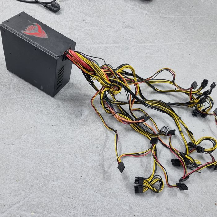 Блок живлення Vinga 1650W (VPS-1650 Mining edition)