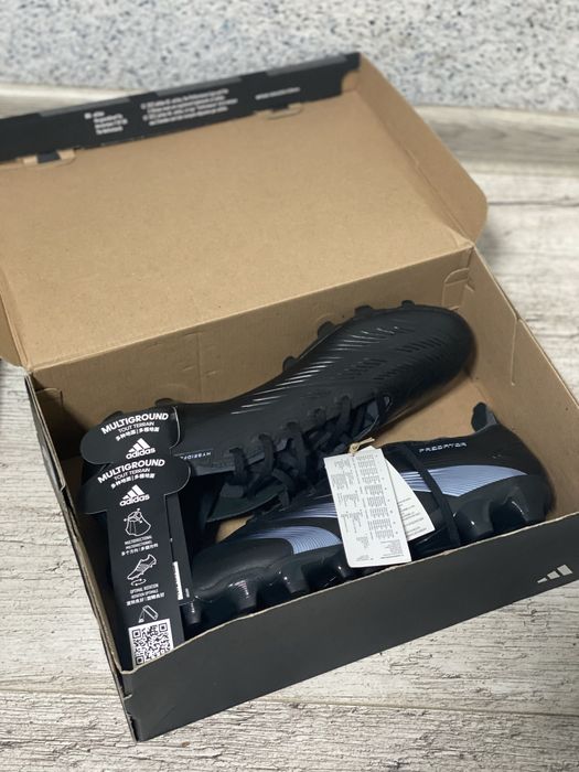 Нові | Копки-бутси-кросівки/adidas/ціна за все