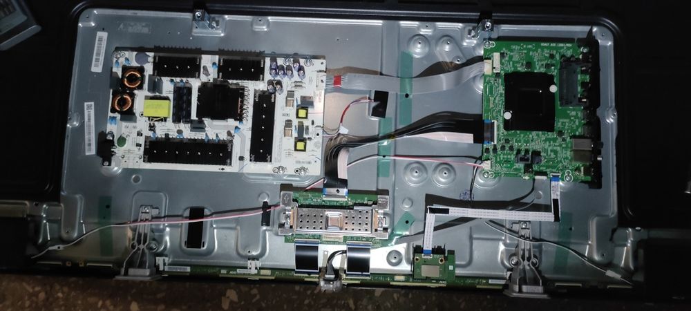 Телевизор Hisense 65e7kq на запчасти