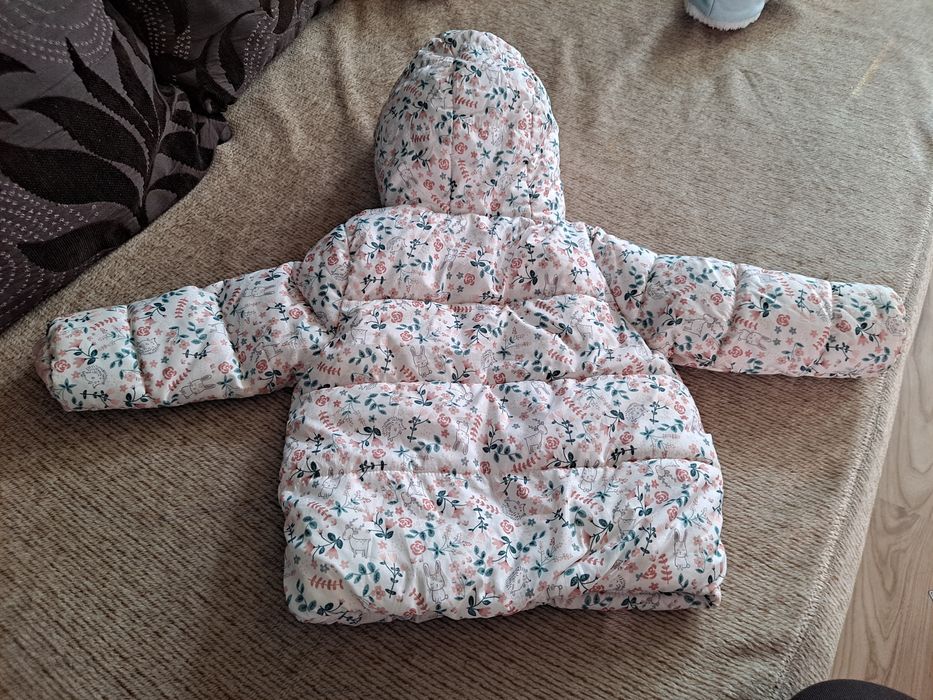 Kurteczka zimowa wraz z czapeczka c&a