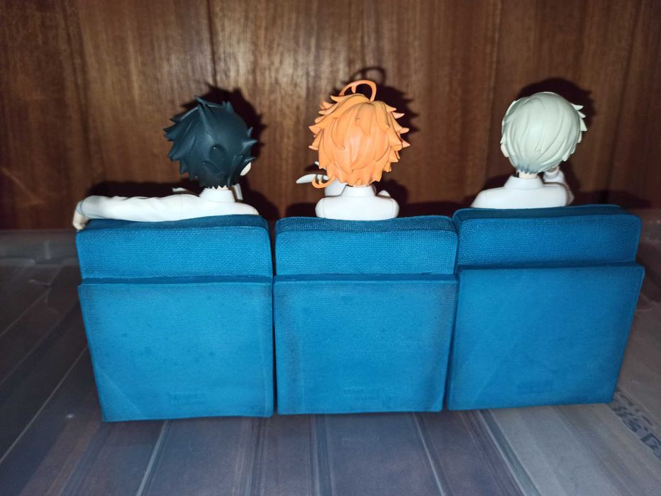 The Promised Neverland - Figuras Emma, Norman e Ray