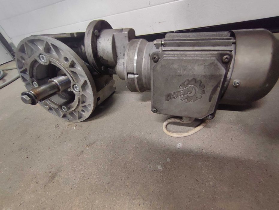 Motoreduktor, przekładnia, reduktor 4.5 obr/min