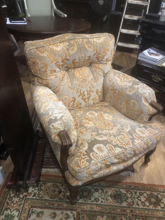 Sofa de 1 lugar forrado a veludo