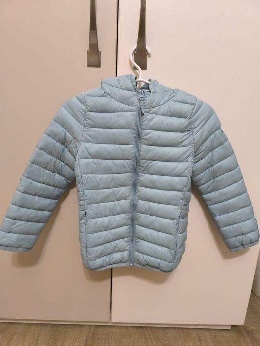 Демісезона курточка на дівчинку 128 розмір
