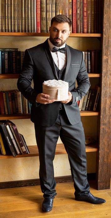 Прокат, оренда чоловічих костюмів, смокінгів, фраків