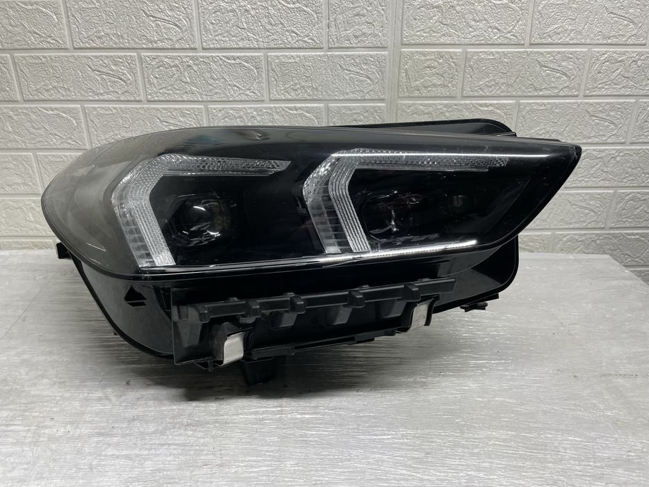 Фара права BMW X1 U11