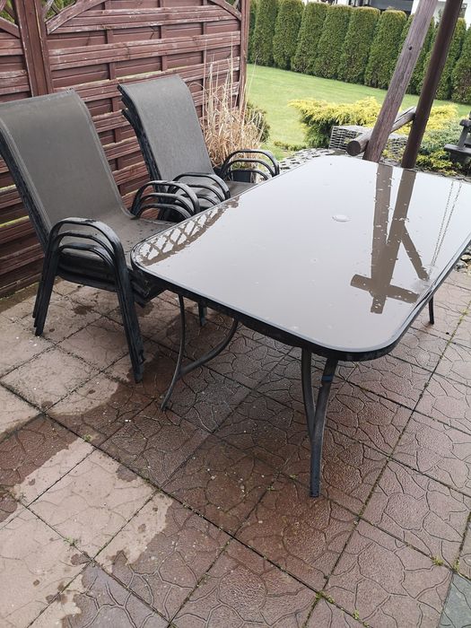 Stół szklany z krzesłami