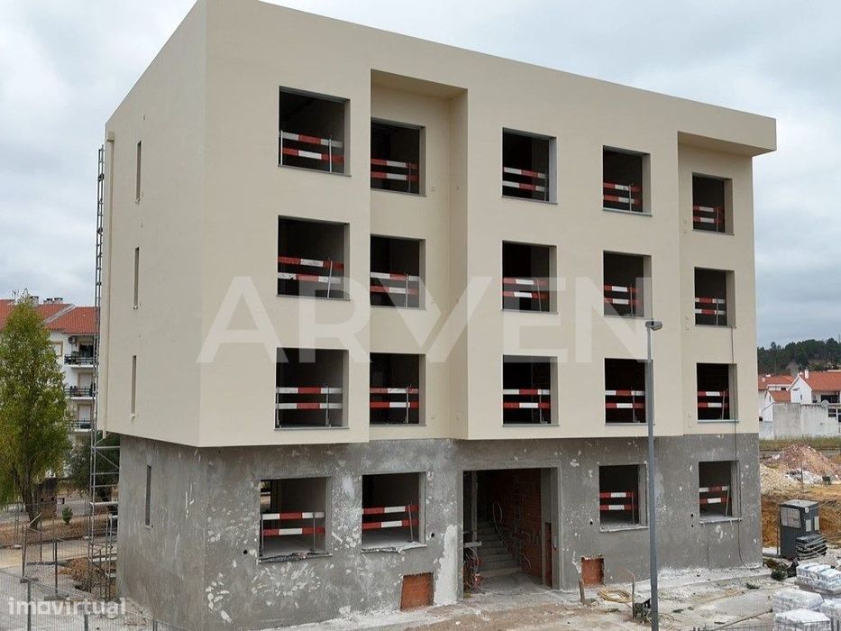 Apartamento T2 Novo com Lugar de Garagem - Urbanização do Condoal, ...