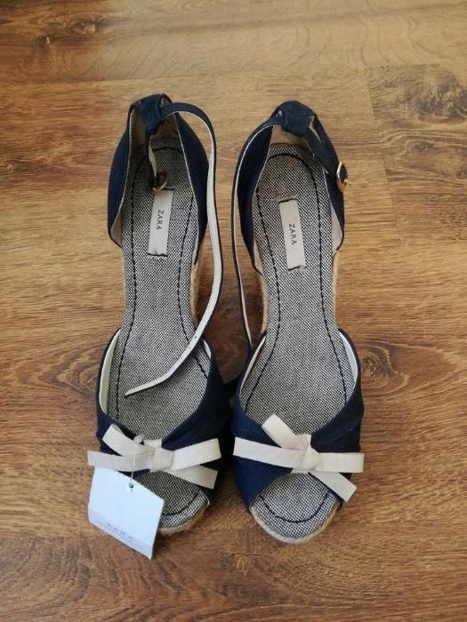 Śliczne letnie koturny