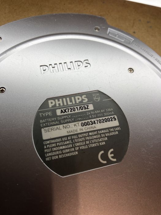 discman Philips AX7201 Super Slim z AY3380 battery case