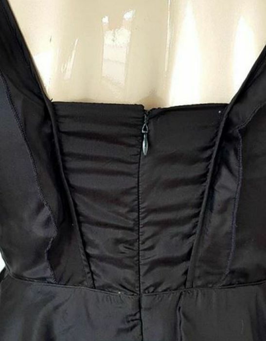 Vestido cetim com folhos Tiffosi