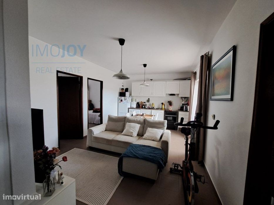 Prédio para Investimento em Casal de Cambra