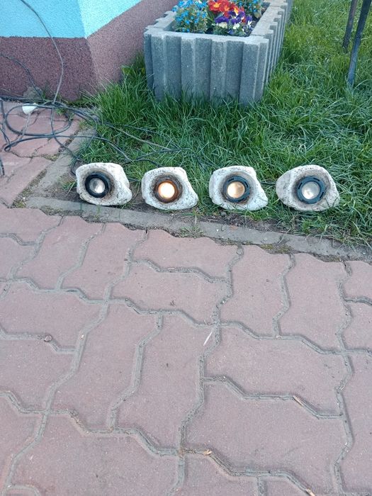Lampki ogrodowe  .