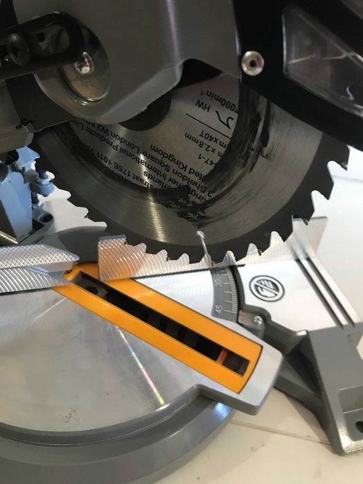 Торцовка пила Titan TTB795MSW 210 мм з Англії