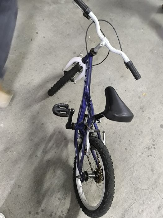 Bicicleta para criança EMT azul para 4/5 anos