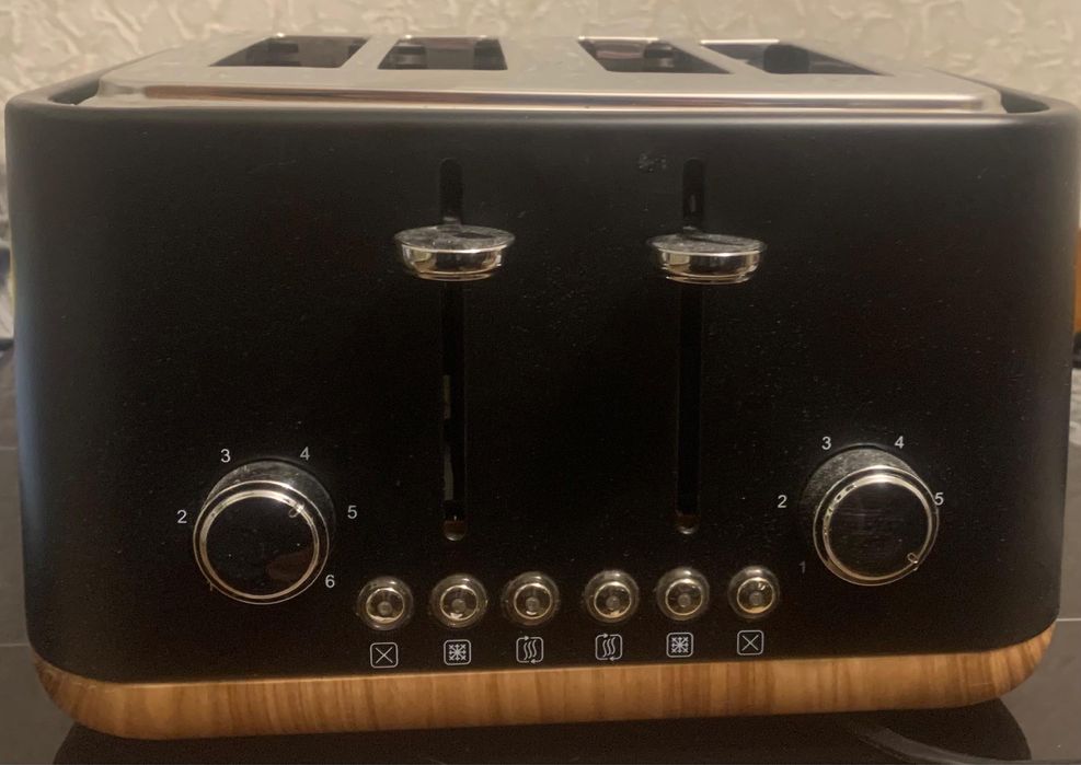 Тостер,дуже гарний з Англії 550 грн