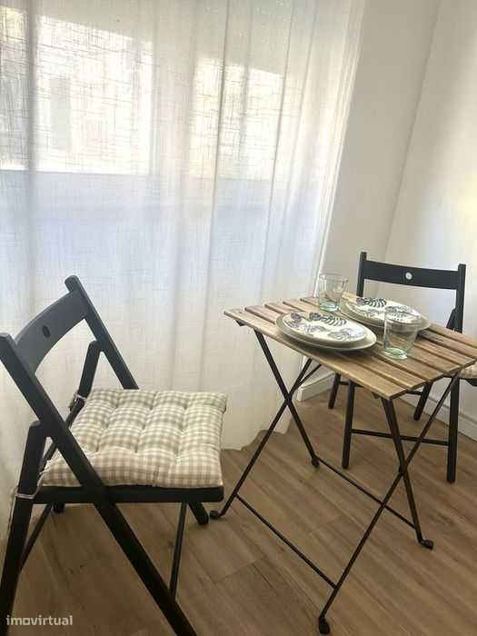 Apartamento T1 em Campolide - Pronto a Habitar