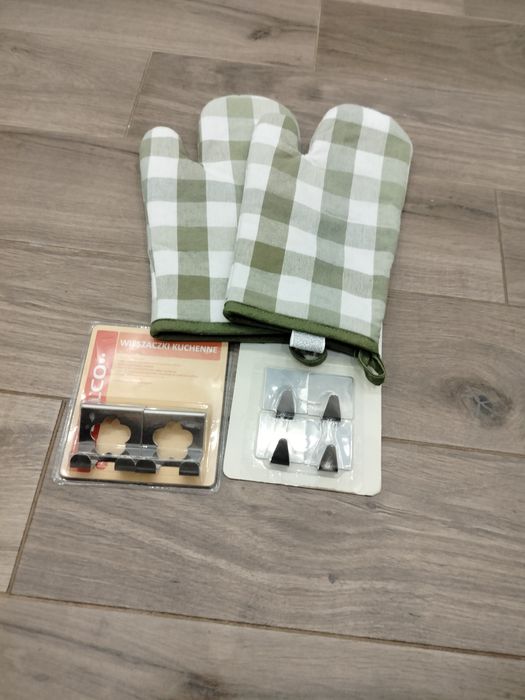 Rękawice kuchenne i wieszaki Pepco
