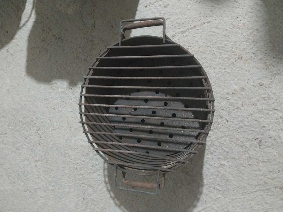 Grelhador a carvão