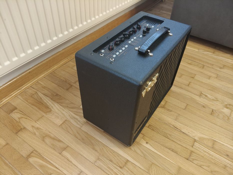 Wzmacniacz gitarowy piecyk combo VOX valvetronix VT 20 X