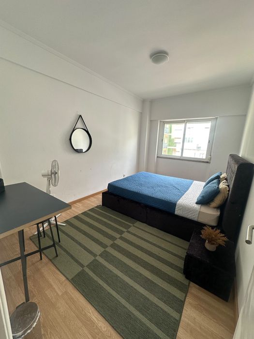 Quarto Individual Mobilado — com contrato para a AIMA – A 5 Min do Metro de Odivelas