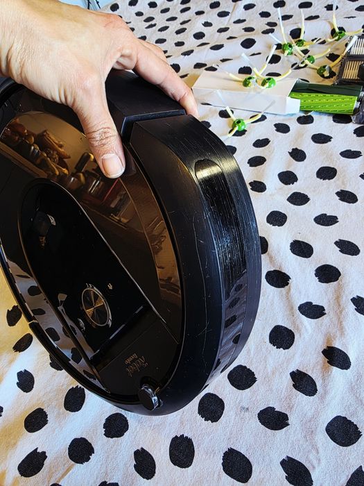 iRobot Roomba i7+ com Clean Base – Bom Estado