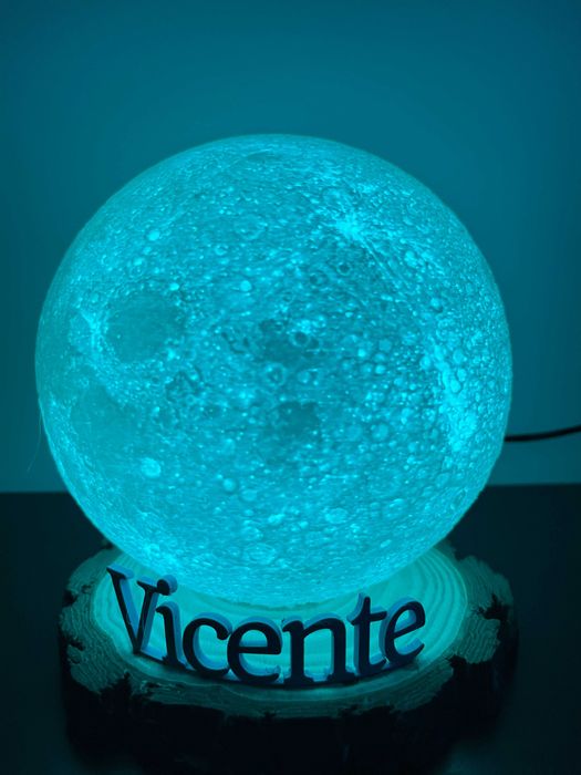 Luz presença para bebe personalizada - Candeeiro Formato Lua LED RGB