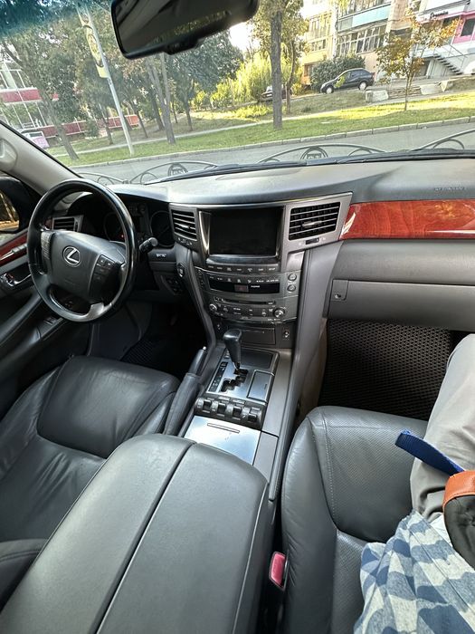 LEXUS LX570 2008