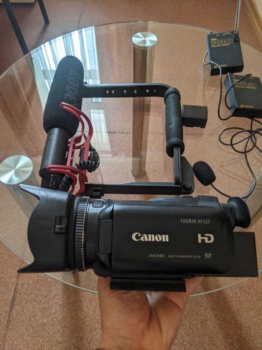 Розпродаж 300долусе Відеокамера Canon Legria HF G25 +мікрофони,рюкзак,